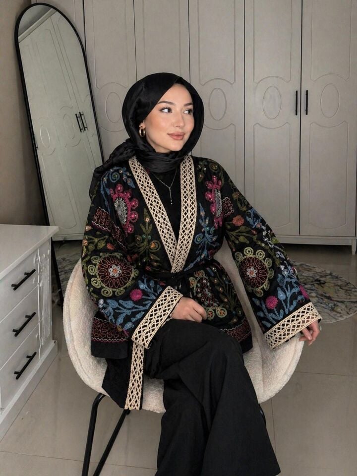 Luna İşlemeli Ceket